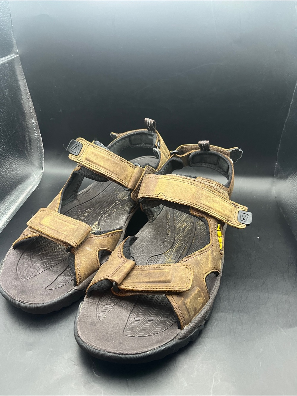 Men’s 10.5 Keen water sandal hiking outdoor kayaking shoes